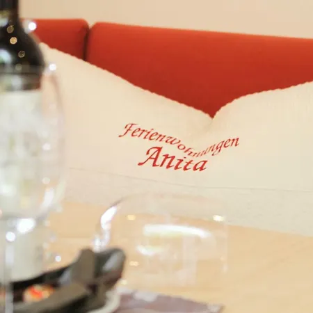 Anita アパート フィーバーブルン